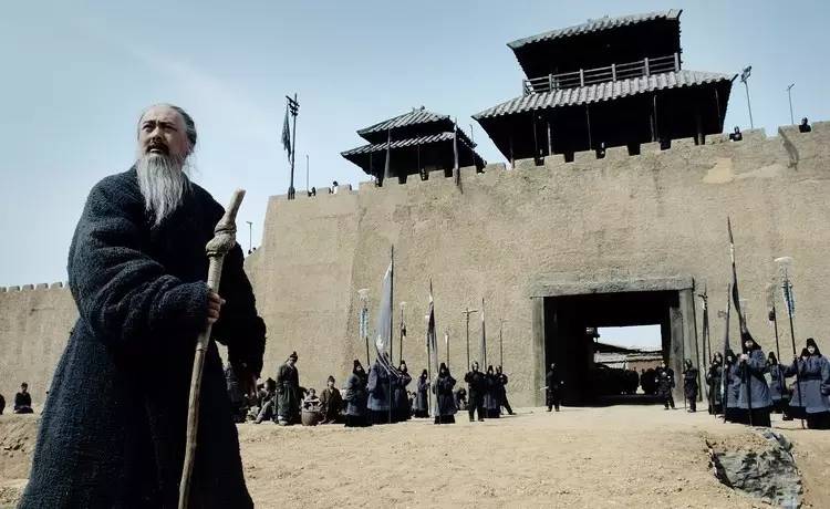 Khổng Tử nói: “Bất tri mệnh, vô dĩ vi quân tử dã ; Bất tri lễ, vô dĩ lập dã; Bất tri tín, vô dĩ tri nhân dã”.